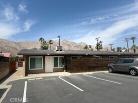 51099 Eisenhower Dr, Unit 6 in La Quinta, CA - Building Photo