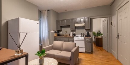 61 Park Dr in Boston, MA - Foto de edificio - Building Photo