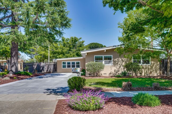 property at 4920 Bel Canto Dr