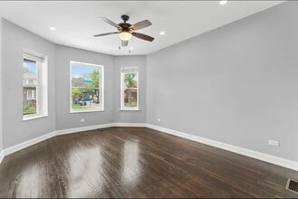 1059 N Mayfield Ave, Unit 3bed 1bath in Chicago, IL - Building Photo - Building Photo