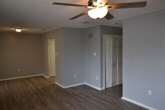 536 S Flannery Rd-Unit -Apt C in Baton Rouge, LA - Foto de edificio - Building Photo