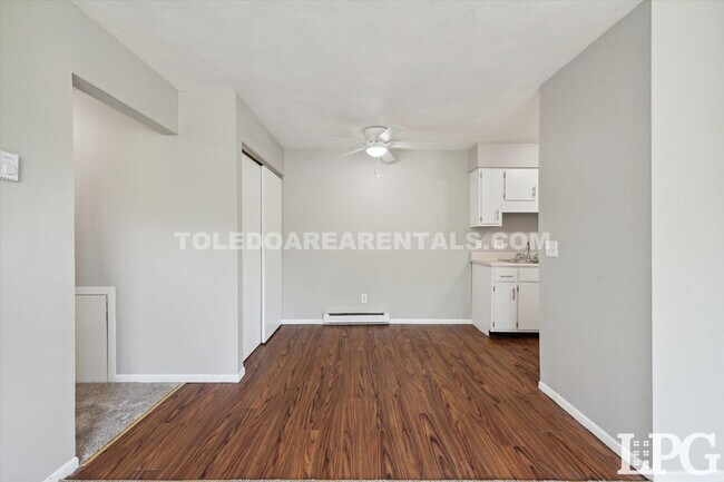 6020 Secor Rd in Toledo, OH - Foto de edificio - Building Photo