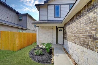 16739 Twisted Pne Dr in Conroe, TX - Building Photo - Building Photo