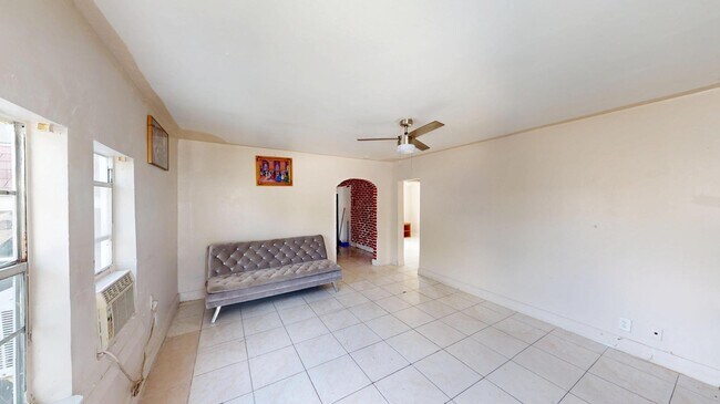 718 S B St in Lake Worth Beach, FL - Foto de edificio - Building Photo