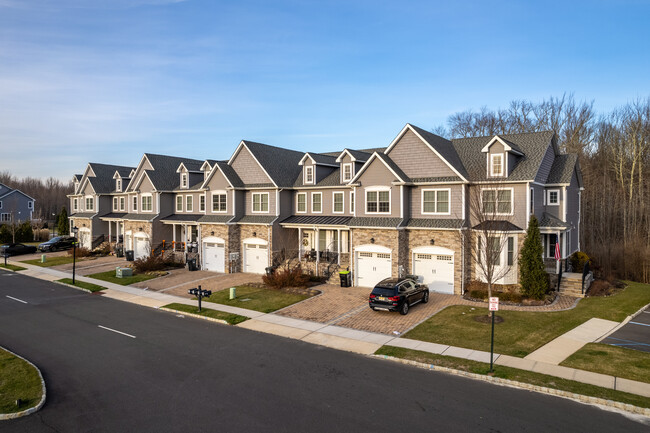 Barclay Brook Townhomes in Old Bridge, NJ - Building Photo - Building Photo