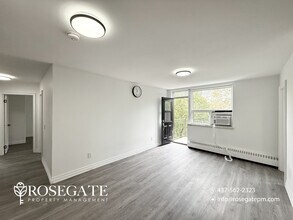 2135 Jane St in Toronto, ON - Building Photo - Building Photo