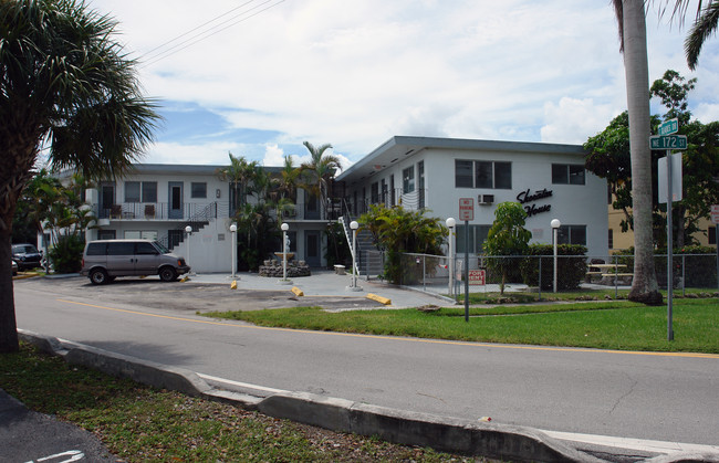 Sheraton House in North Miami Beach, FL - Building Photo - Building Photo