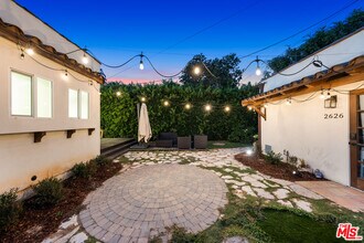 2624 S Palm Grove Ave in Los Angeles, CA - Building Photo - Building Photo