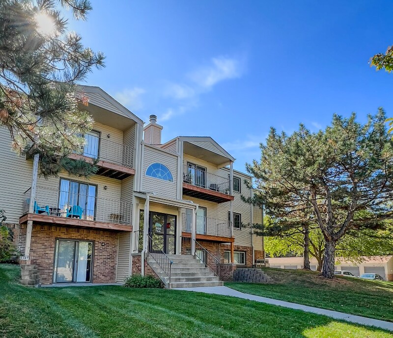 5120 Emerald Dr in Lincoln, NE - Building Photo