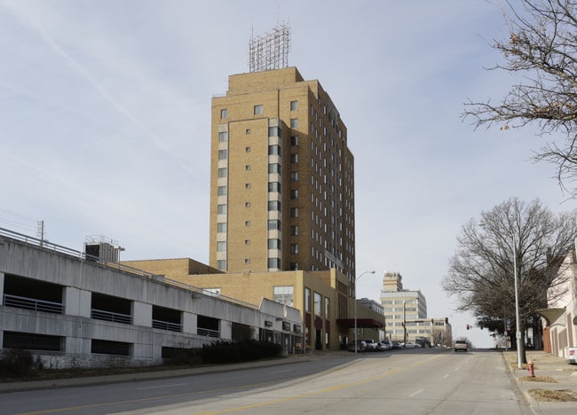 Townhome in Kansas City, KS - Foto de edificio - Building Photo