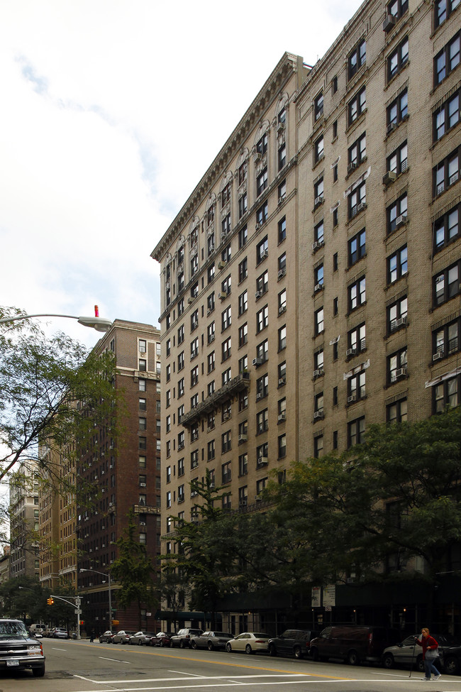 Cambridge House in New York, NY - Building Photo - Building Photo