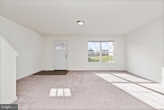 4325 Wild Orchid Ln in Enola, PA - Building Photo - Building Photo