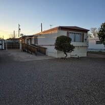 221 County Rd in Benson, AZ - Building Photo
