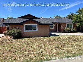 1105 Downs St in Stockton, CA - Building Photo