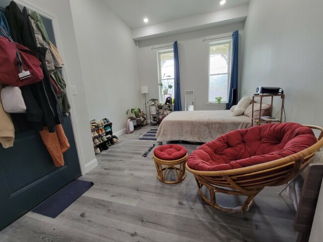 106 S 42nd St, Unit Unit 1 in Philadelphia, PA - Building Photo - Building Photo