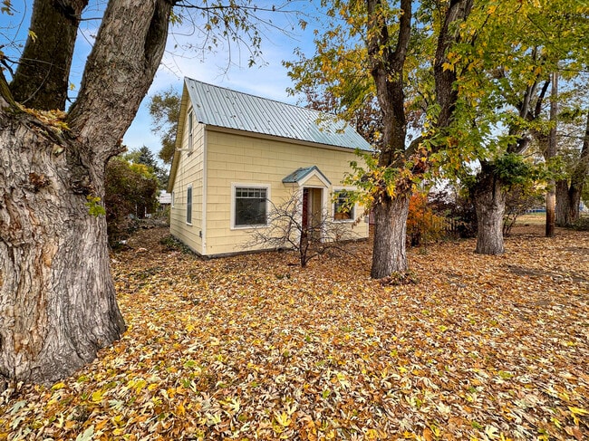 property at 1985 15th St