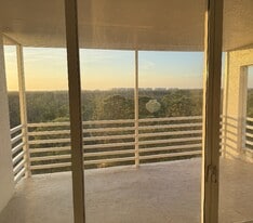 15171 Cedarwood Ln in Naples, FL - Building Photo