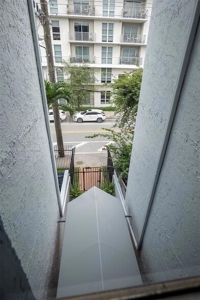 750 NW 43rd Ave, Unit 308 in Miami, FL - Building Photo - Building Photo