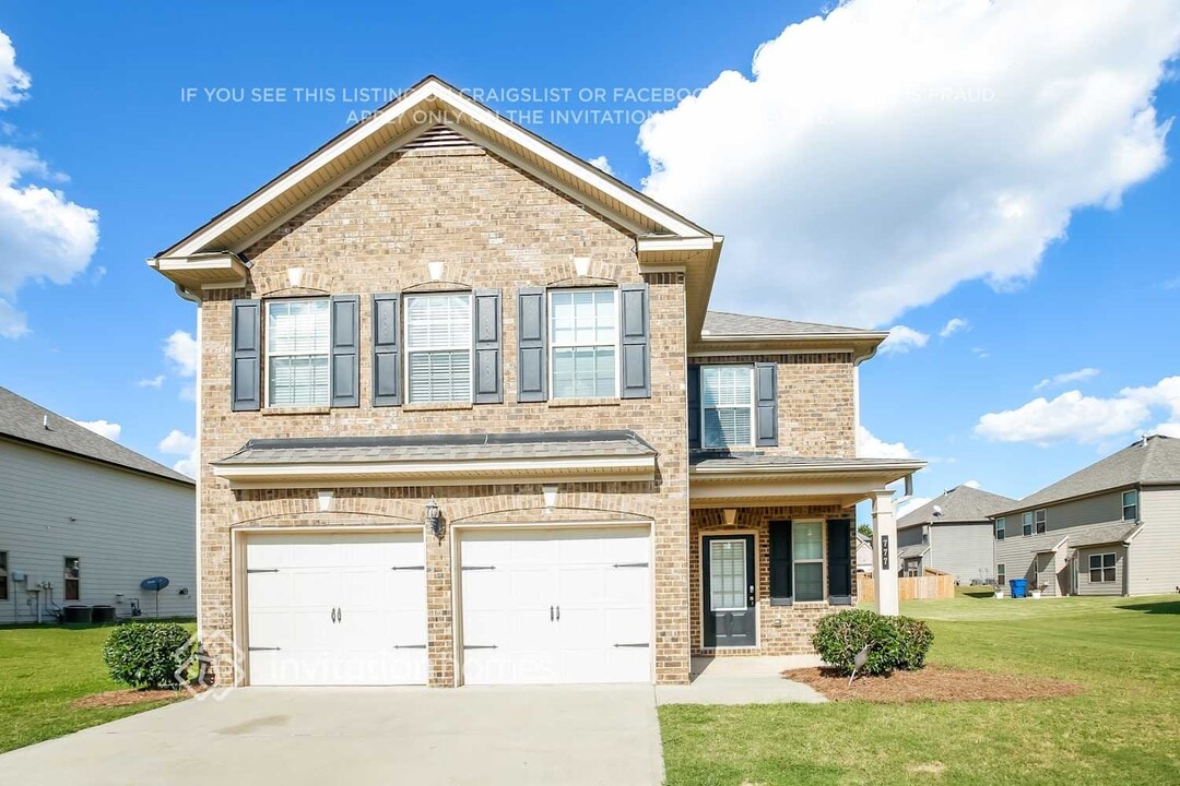 777 Sunset Down Ct SW in Loganville, GA - Building Photo