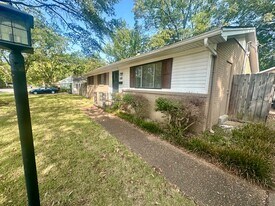 5152 Dee Rd in Memphis, TN - Building Photo