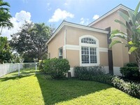 4935 NW 57th Ln in Coral Springs, FL - Foto de edificio - Building Photo