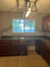 208 Billy Wickliffe Dr in Wilmer, TX - Building Photo - Building Photo