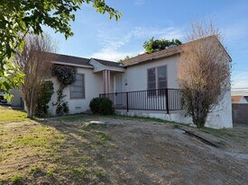 700 Philippine St in Taft, CA - Building Photo