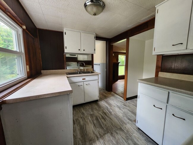 286 W Grace St in Bedford, OH - Building Photo - Building Photo