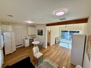 81 Angela Ave in San Anselmo, CA - Foto de edificio - Building Photo