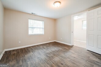 185 Forest Rd in Stockbridge, GA - Foto de edificio - Building Photo