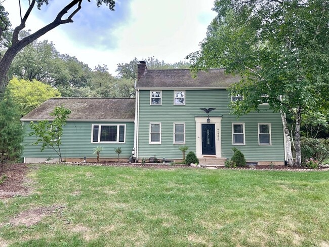 property at 4N355 Knoll Creek Dr