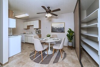 Springbrook Estates in Sioux Falls, SD - Building Photo - Interior Photo