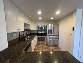 15373 Maturin Dr in San Diego, CA - Foto de edificio - Building Photo