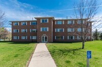 9135 University Ave photo'