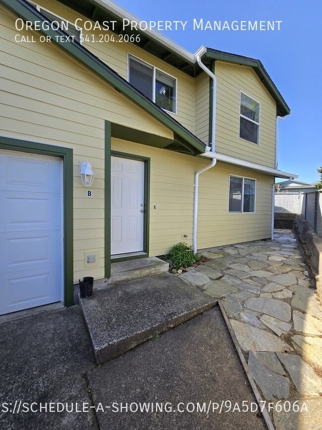 property at 1135 SE Oar Ave