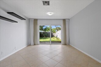 258 Palmetto Ct in Jupiter, FL - Foto de edificio - Building Photo