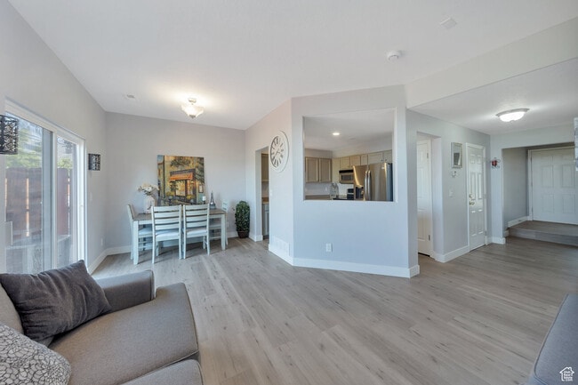 175 E Wayfield Dr in Draper, UT - Building Photo - Building Photo