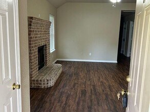 610 Linda Dr in Joshua, TX - Building Photo - Building Photo