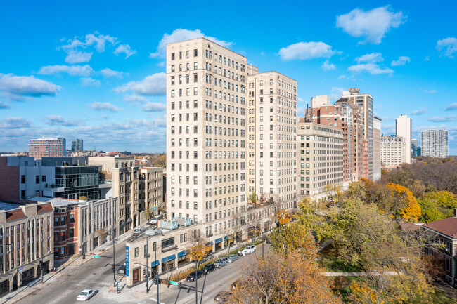2000 N Lincoln Park W in Chicago, IL - Building Photo - Building Photo