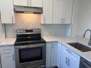 2226 N Cypress Bend Dr, Unit 308 in Pompano Beach, FL - Building Photo - Building Photo