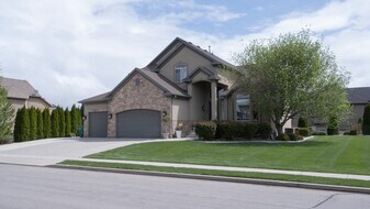 3080 N CREST DR in Lehi, UT - Building Photo