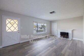 7256 S Land Park Dr in Sacramento, CA - Building Photo - Building Photo