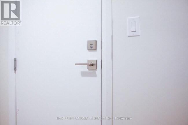 65 Glenwood Crescent in Toronto, ON - Building Photo - Building Photo