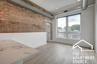 4731 N Western Ave, Unit 210 in Chicago, IL - Building Photo - Building Photo
