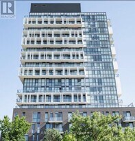 150 Fairview Mall Dr in Toronto, ON - Building Photo