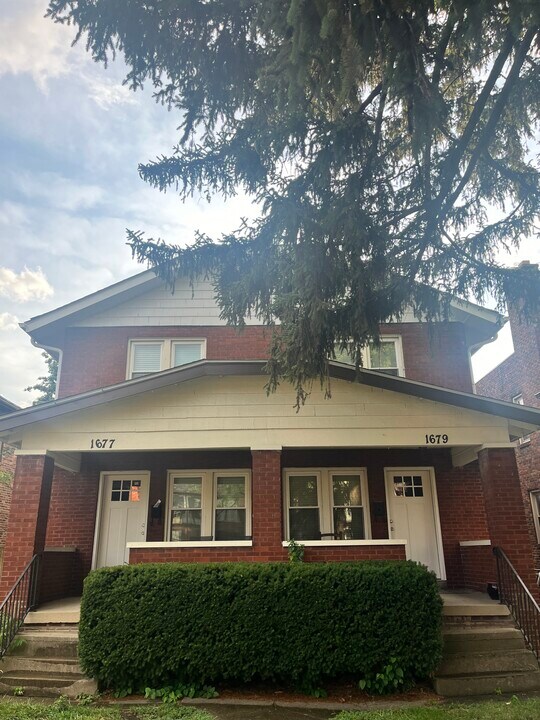 1679 Wyandotte Rd in Columbus, OH - Foto de edificio