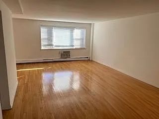 8644 Skokie Blvd in Skokie, IL - Foto de edificio - Building Photo