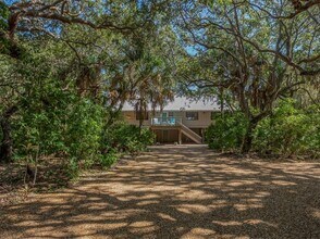 7475 Manasota Key Rd in Englewood, FL - Building Photo - Building Photo