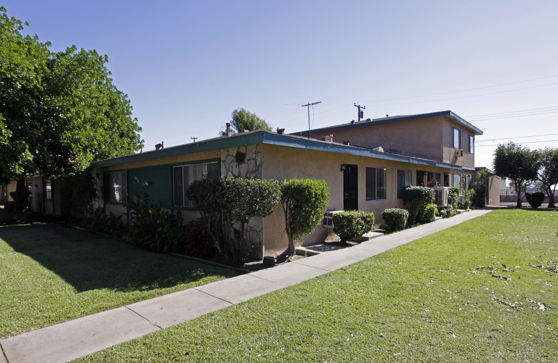 1424 Randy St in Upland, CA - Building Photo