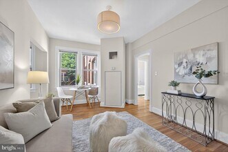 3446 Connecticut Ave NW in Washington, DC - Building Photo - Building Photo